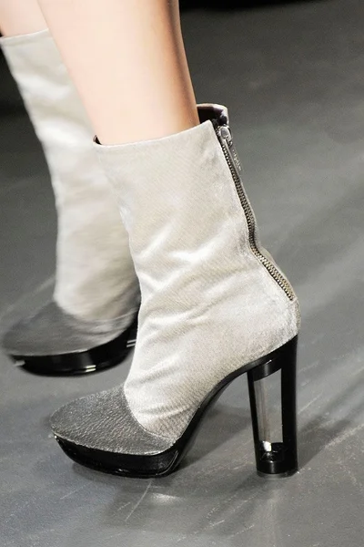 Look 19